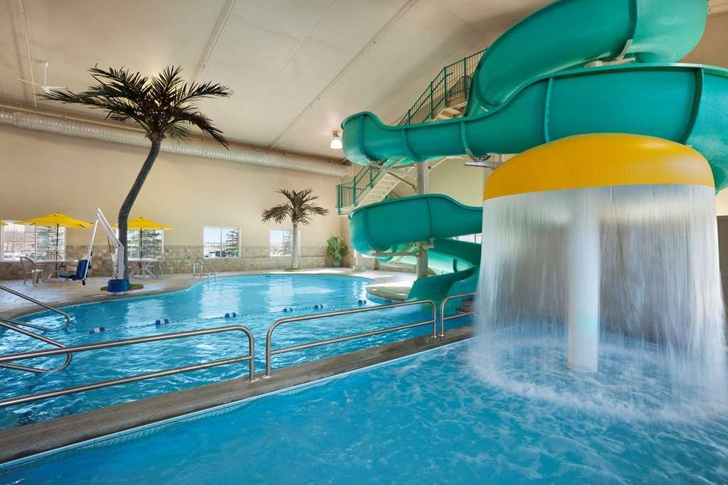 Country Inn & Suites By Radisson Bismarck Waterpark Esterno foto