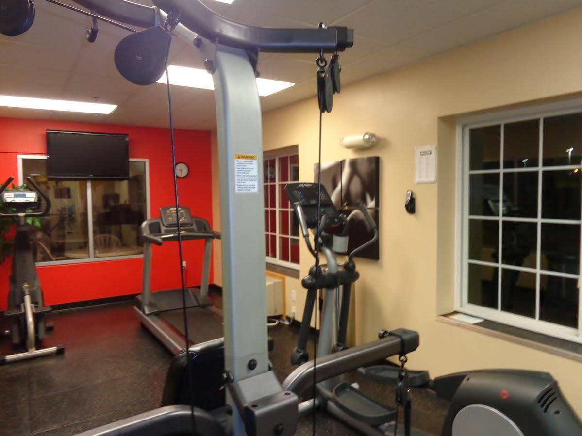 Country Inn & Suites By Radisson Bismarck Waterpark Esterno foto